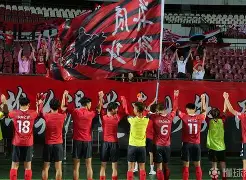 中国足球联赛争夺冠军悬念重重,胜负难以预测吗